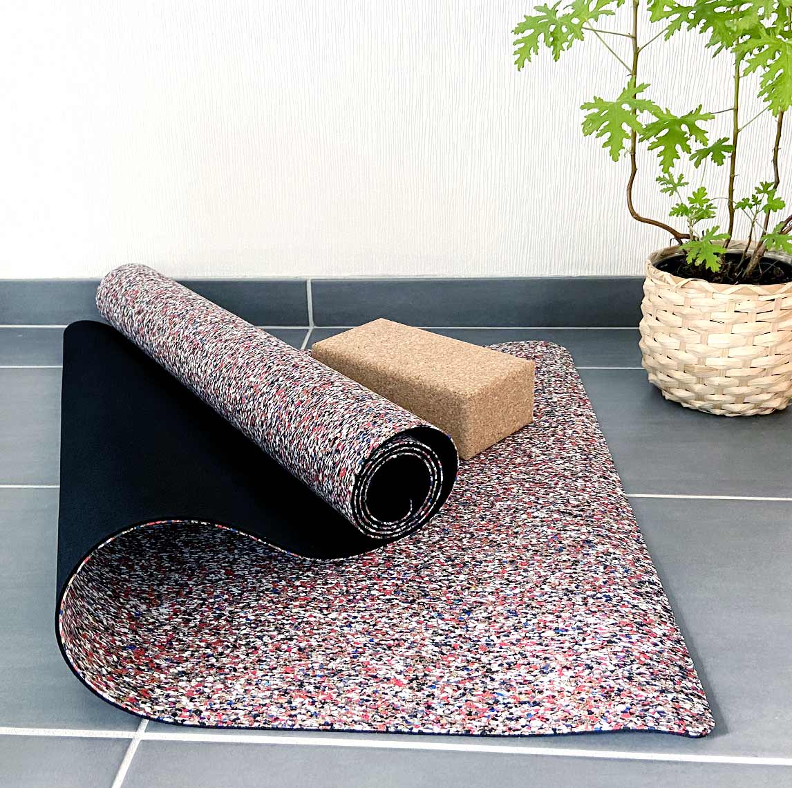 Tapis de yoga en liège et caoutchouc recyclés - vue posé à plat