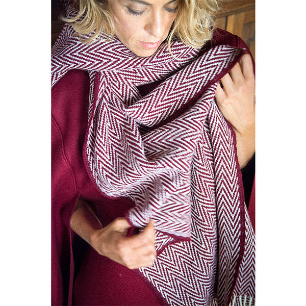 Écharpe UNISEXE Chevrons Bordeaux en laine de mouton